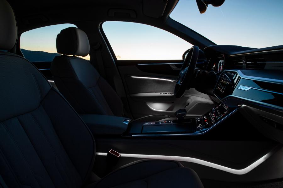 Интерьер Audi A6 55 TFSI Quattro (C8) 2018 года  (WW) (фото 23 из 40)